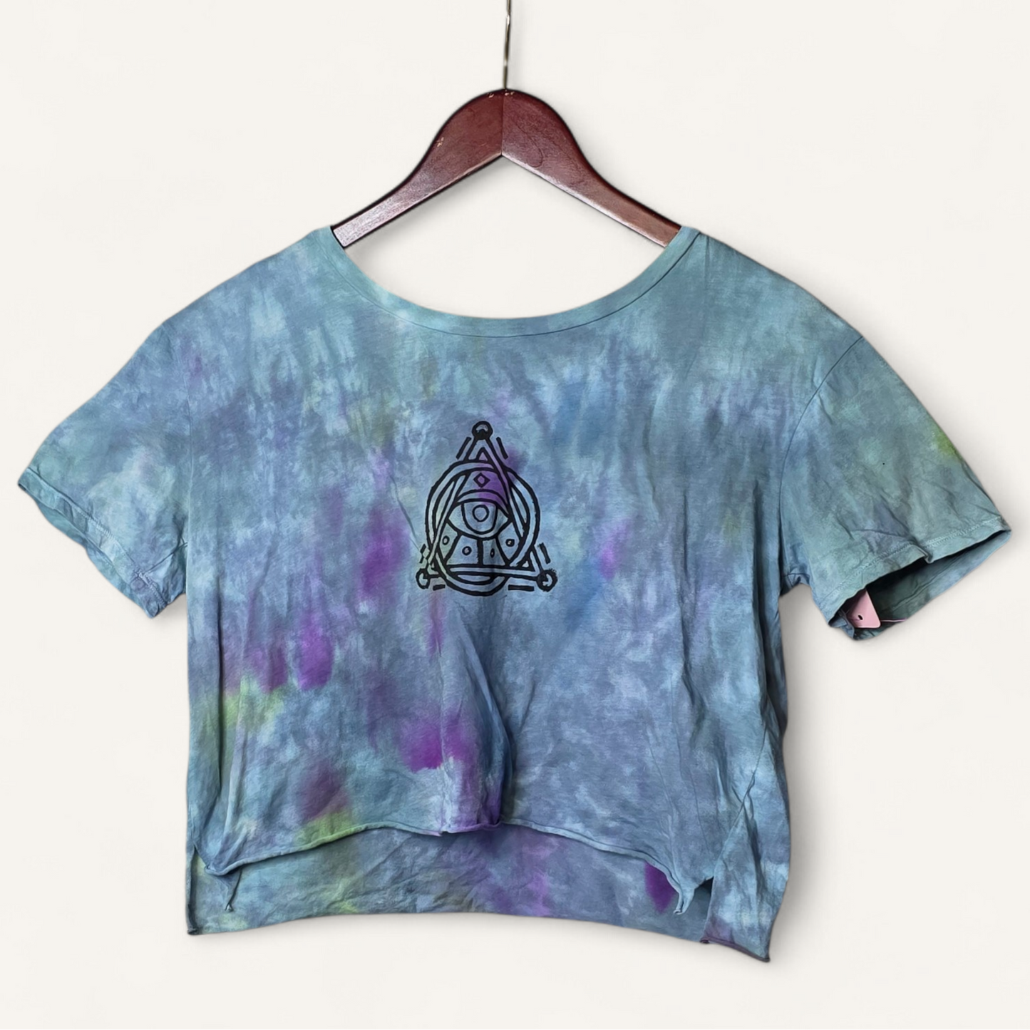 XL Tr"eye"ngle Print Crop Top
